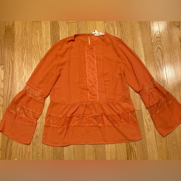 ❗️5 for $35❗️Orange Lace Top NWT - Picture 1 of 8
